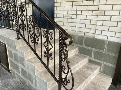 Перила из металла для крыльца перила